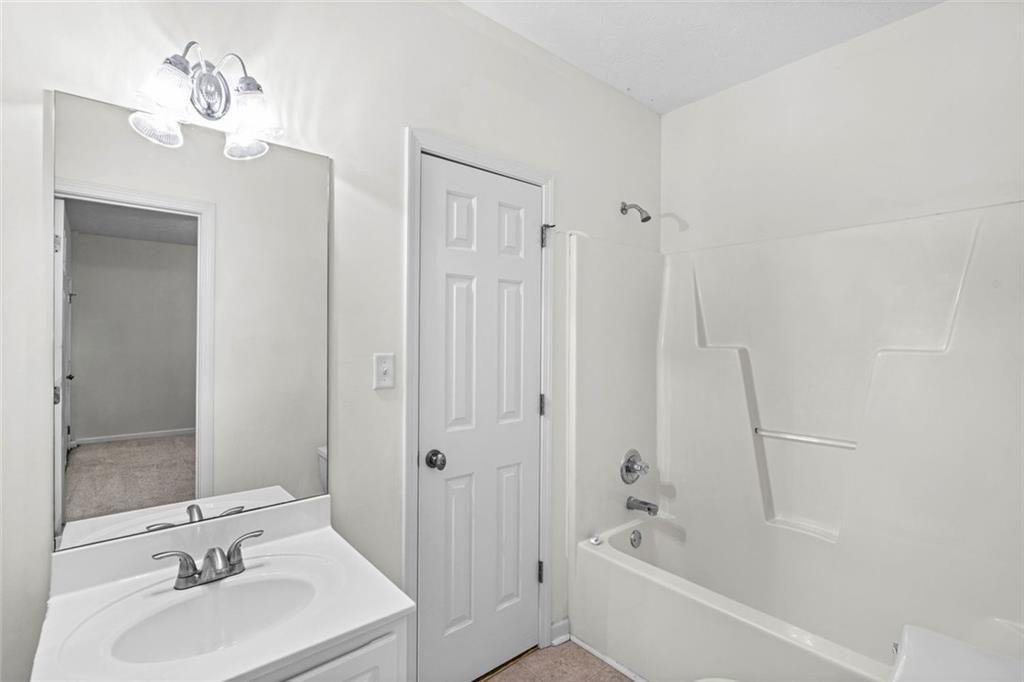 6225 Brook Hollow Creek Drive Property Photo 33