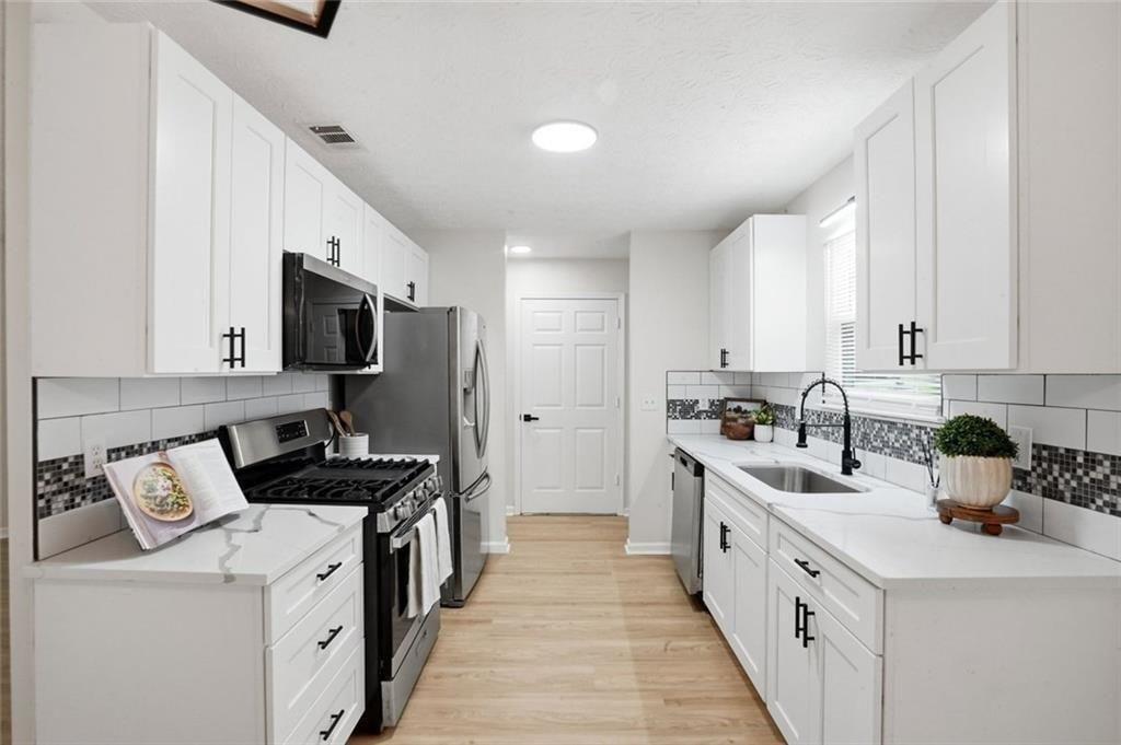 6839 Silver Maple Drive Property Photo 8