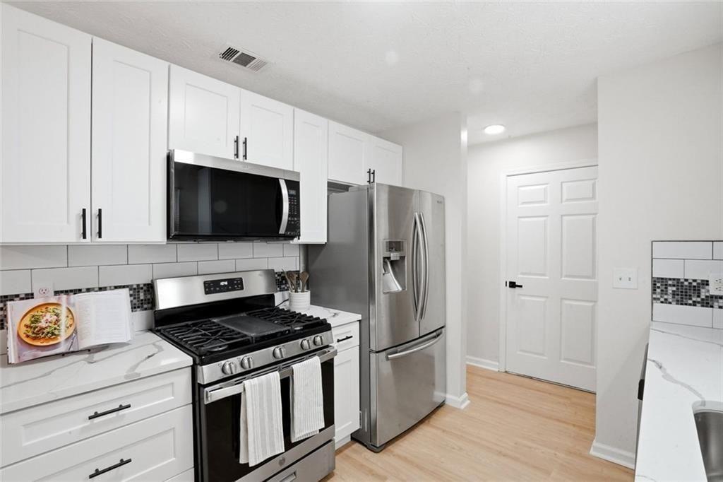 6839 Silver Maple Drive Property Photo 9