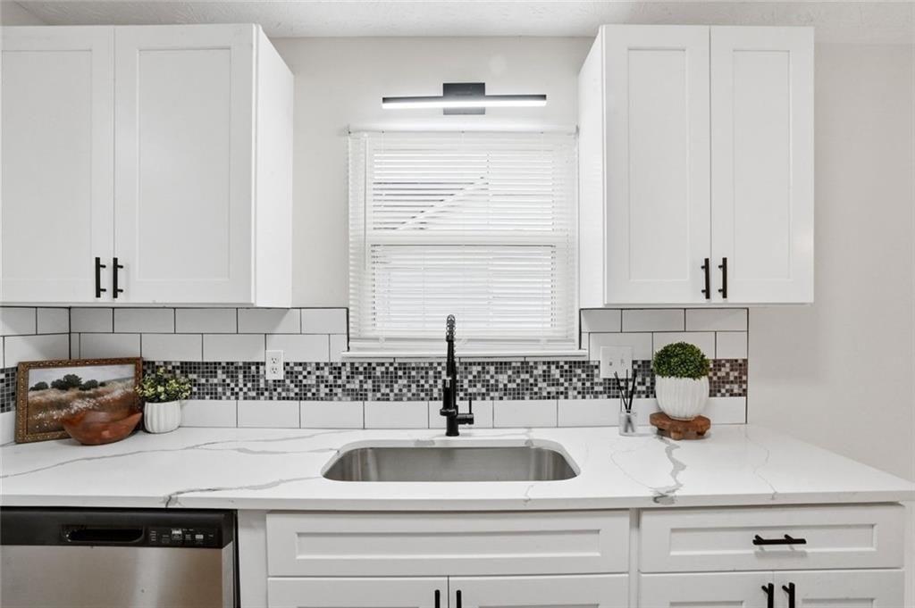 6839 Silver Maple Drive Property Photo 11