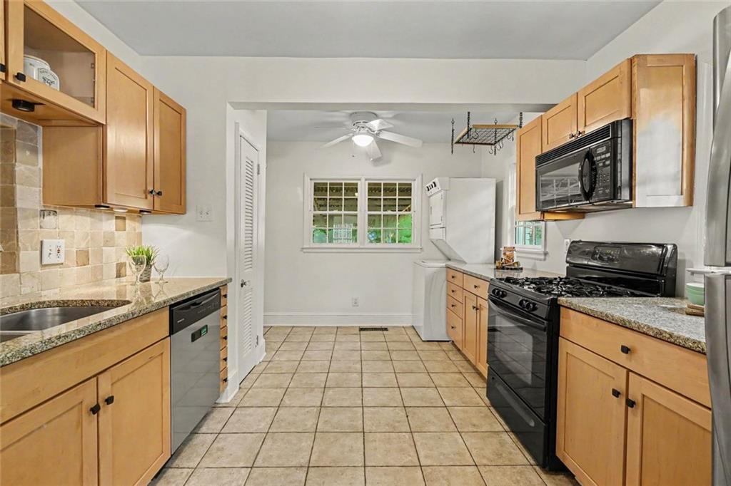 383 S Howard Street Se Property Photo 8