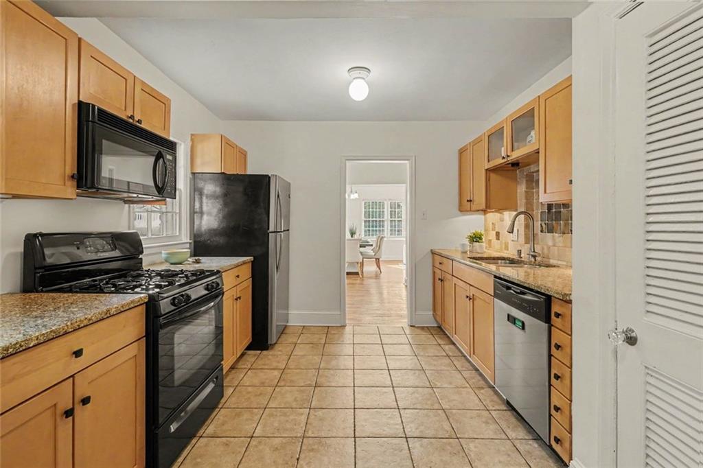 383 S Howard Street Se Property Photo 9