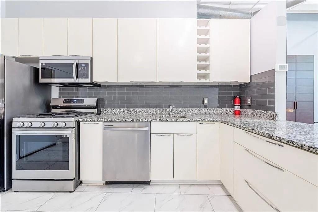 210 Walker Street Sw Unit 1 Property Photo 6