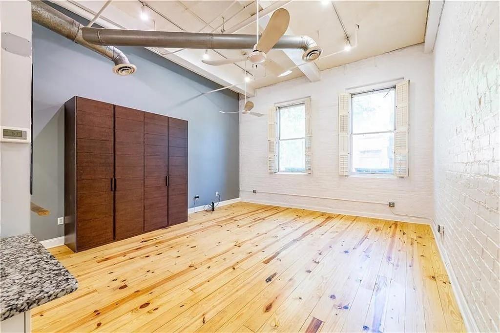 210 Walker Street Sw Unit 1 Property Photo 8