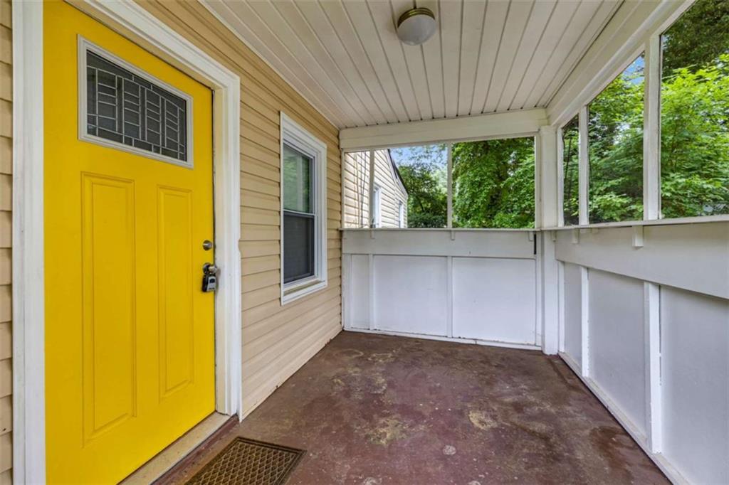 1764 Lee Street Property Photo 2