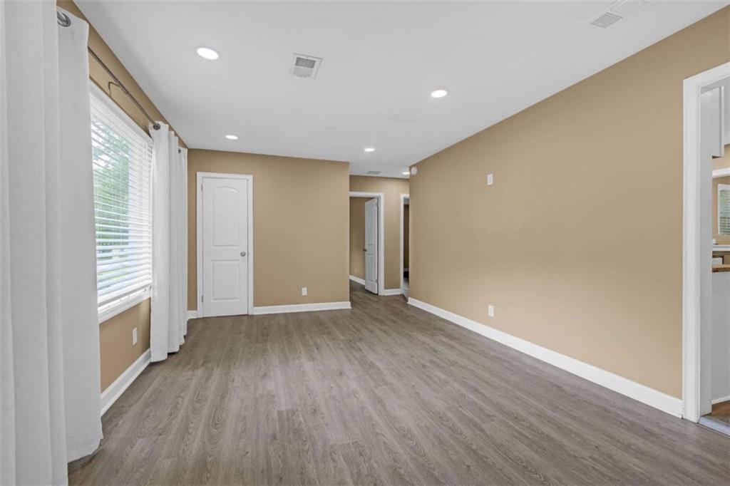 1764 Lee Street Property Photo 6