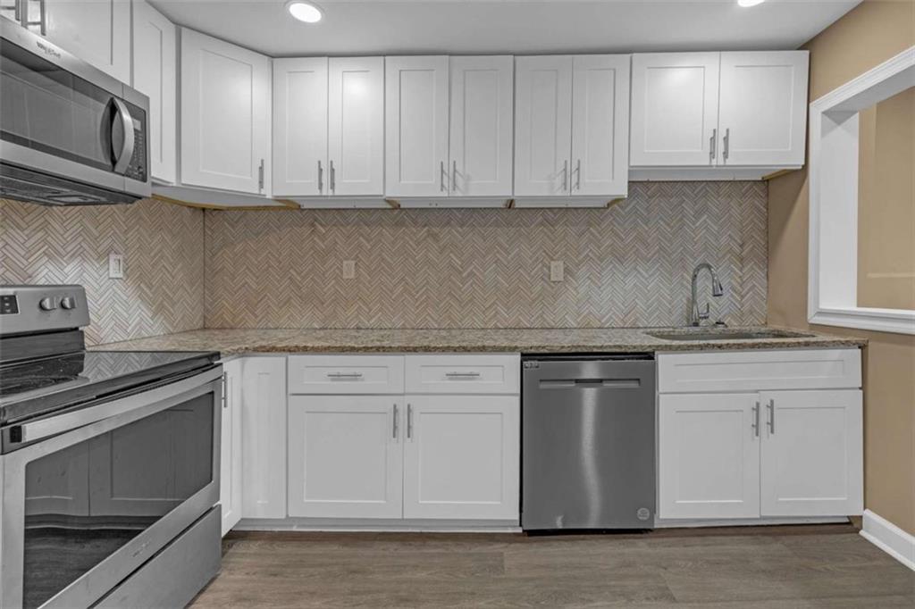 1764 Lee Street Property Photo 18