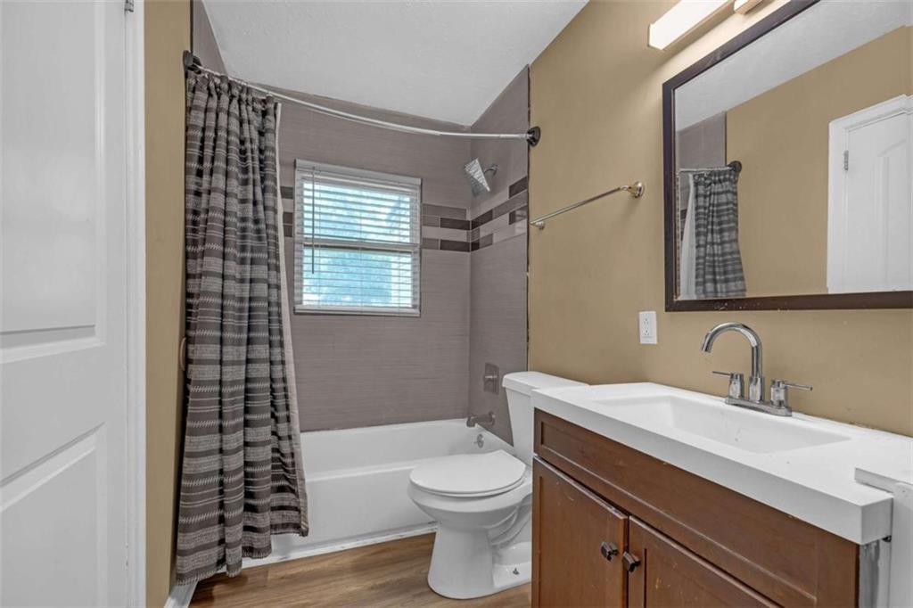 1764 Lee Street Property Photo 21
