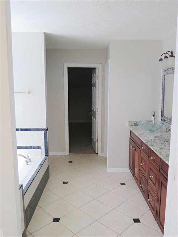7823311 Property Photo 40