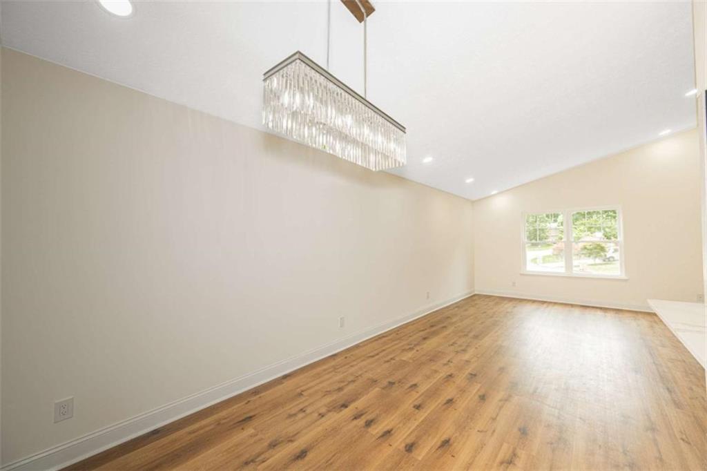 10175 Old Woodland Entry Ne Property Photo 4