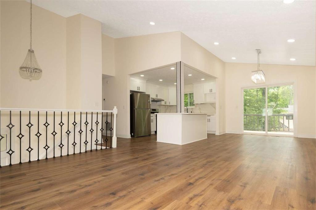 10175 Old Woodland Entry Ne Property Photo 11
