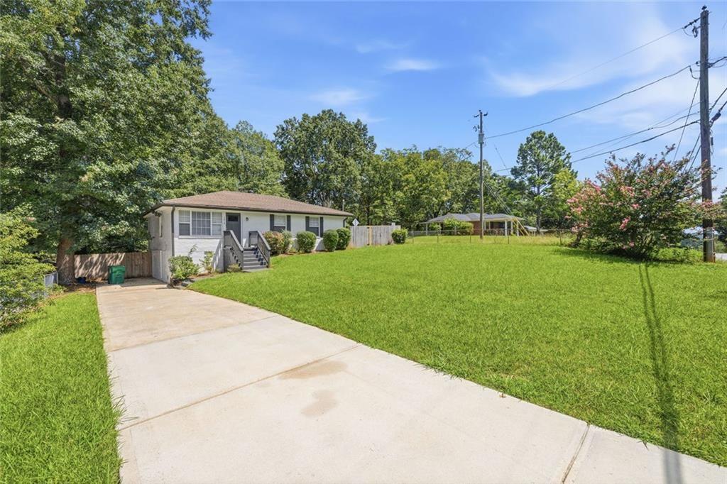 2818 Meadowview Drive Se Property Photo 2