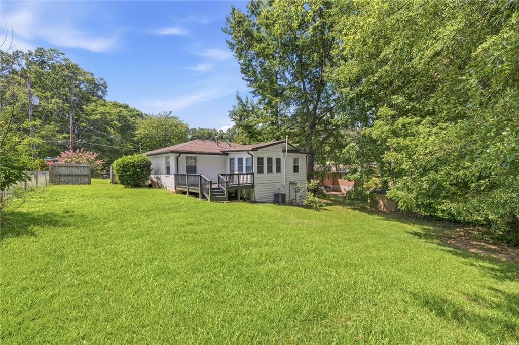 2818 Meadowview Drive Se Property Photo 3