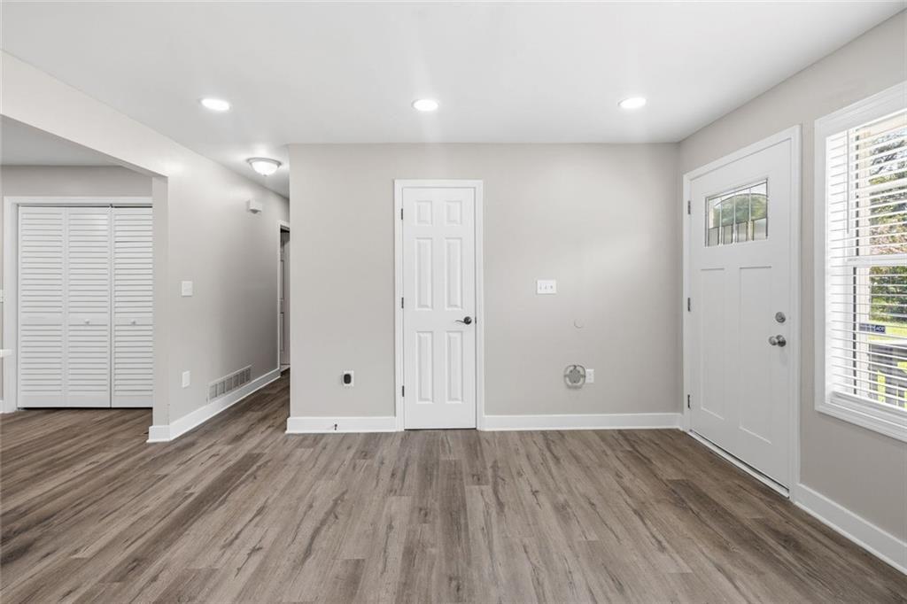 2818 Meadowview Drive Se Property Photo 7