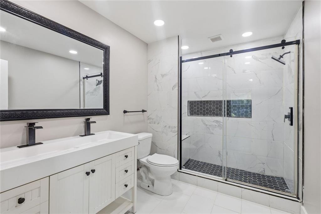 2818 Meadowview Drive Se Property Photo 17