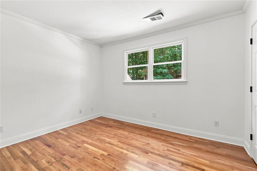 7680 Dunvegan Close Property Photo 39