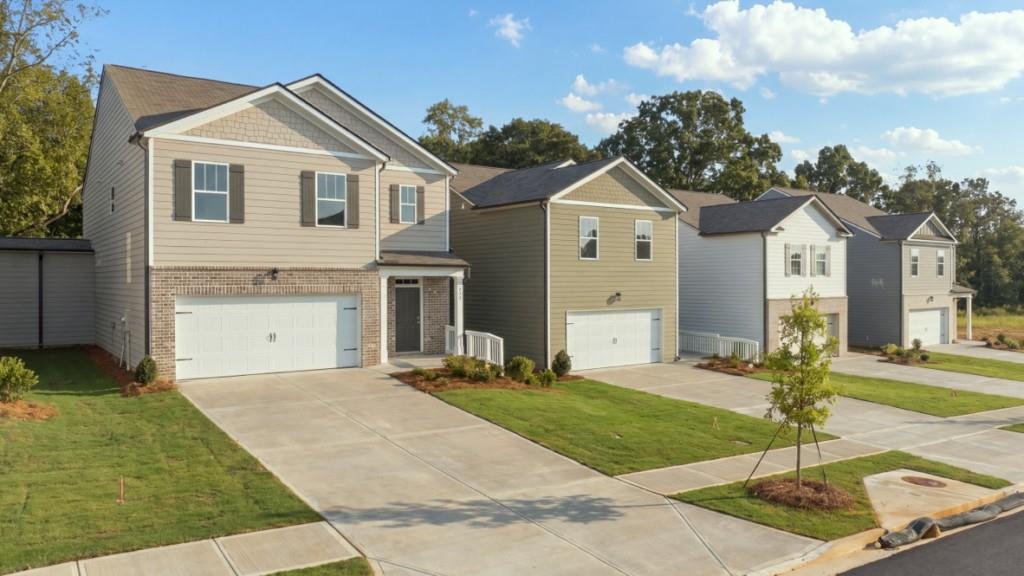 211 Rolling Meadow Trace Property Photo 2