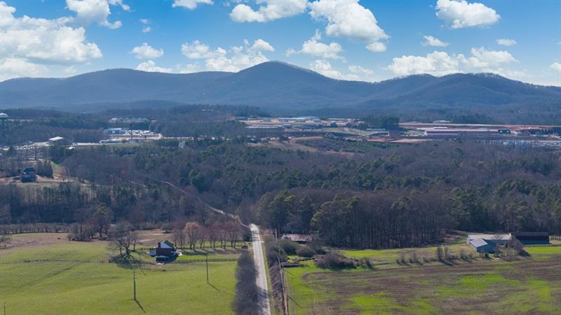 203 Rolling Meadow Trace Property Photo 30