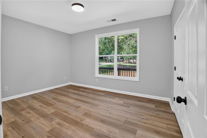 7823383 Property Photo 14