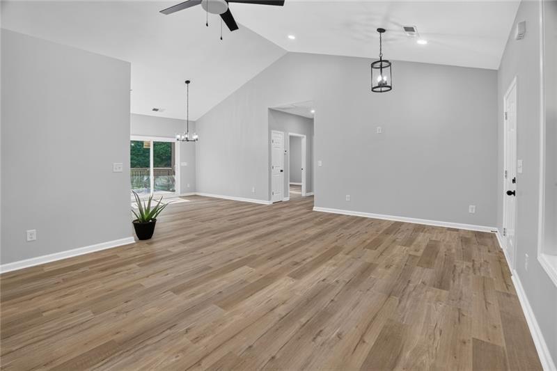 7823383 Property Photo 18