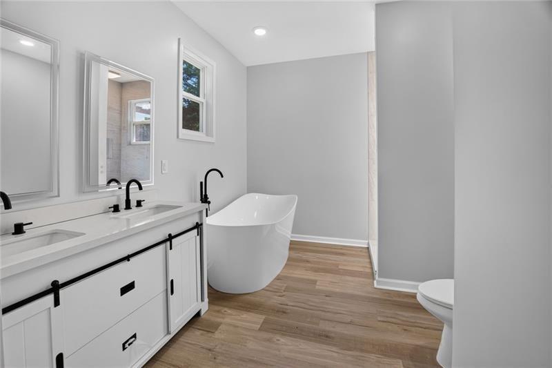 7823383 Property Photo 20