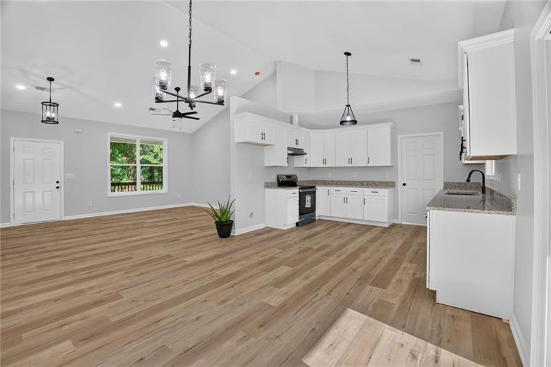 7823383 Property Photo 24