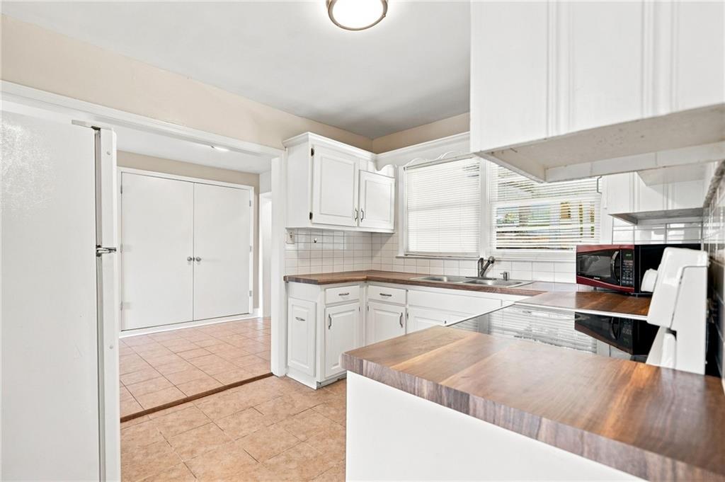 120 Westview Street Property Photo 9