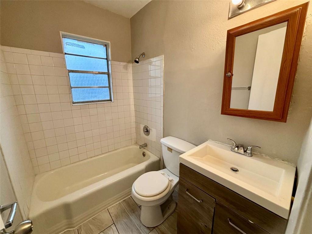 1048 Washington Street Unit 2 Property Photo 14