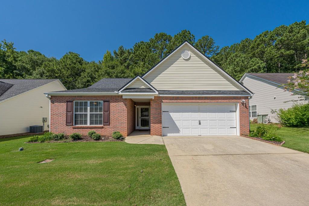 912 Village View Circle Property Photo 1