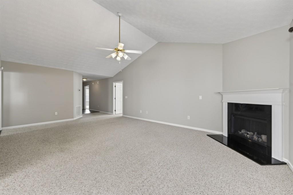 912 Village View Circle Property Photo 7