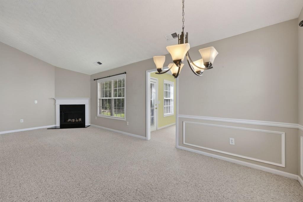 912 Village View Circle Property Photo 9