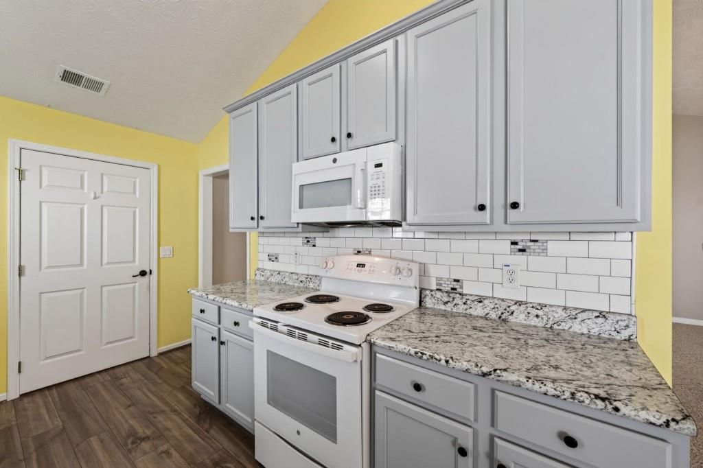 912 Village View Circle Property Photo 12