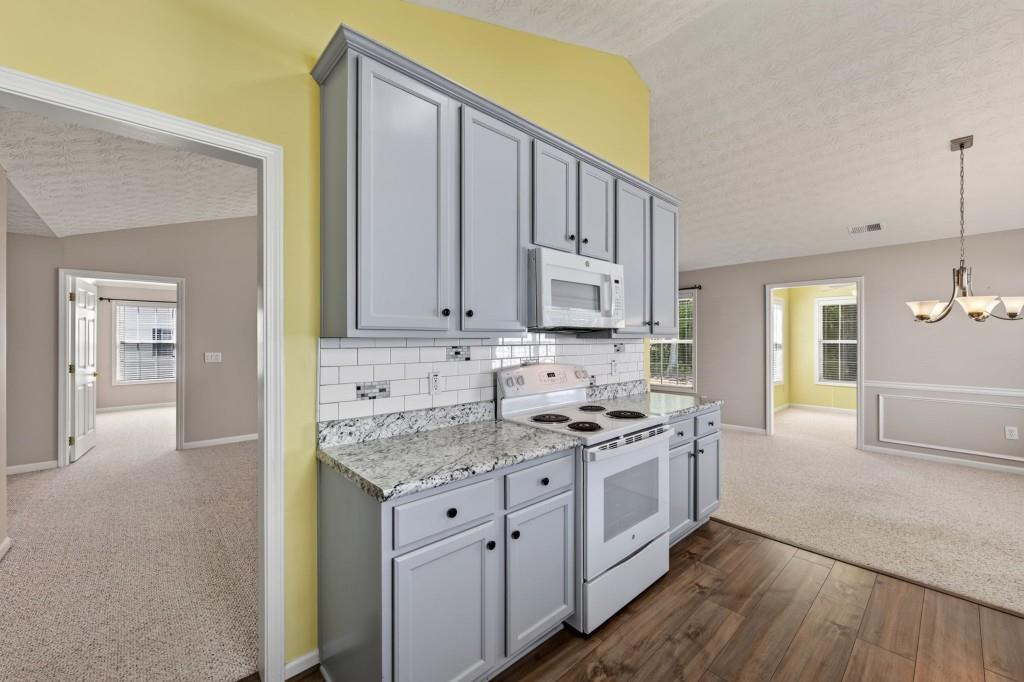 912 Village View Circle Property Photo 14