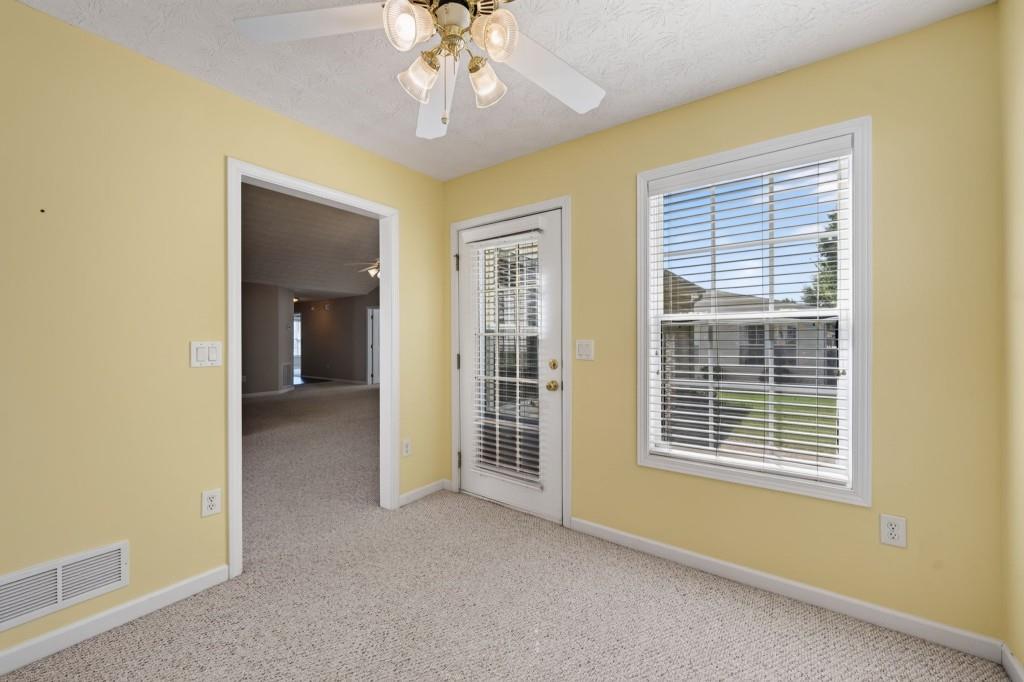 912 Village View Circle Property Photo 18