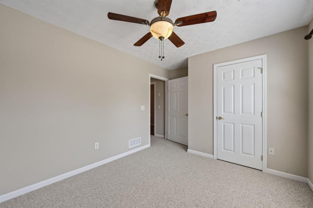 912 Village View Circle Property Photo 27