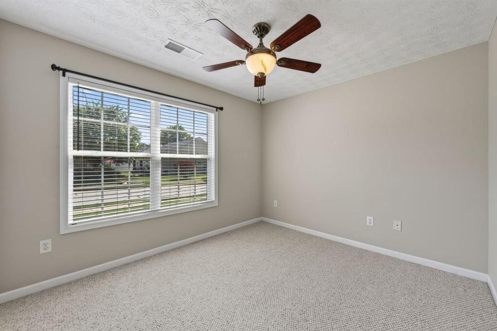 912 Village View Circle Property Photo 28