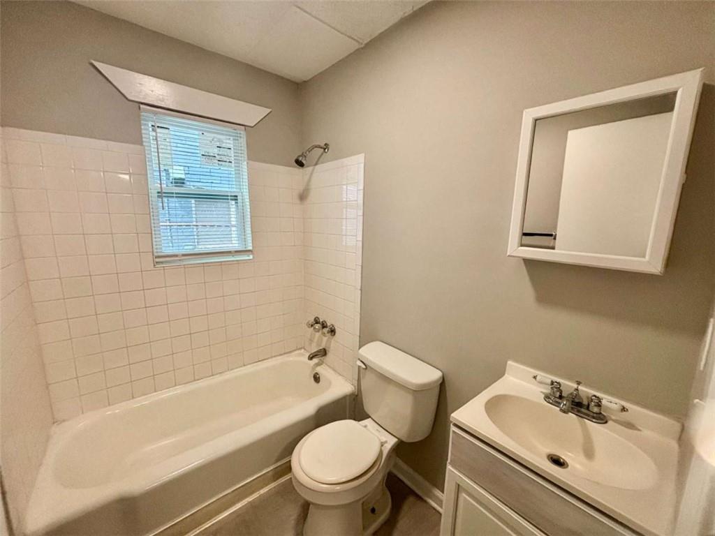1048 Washington Street Unit 5 Property Photo 9