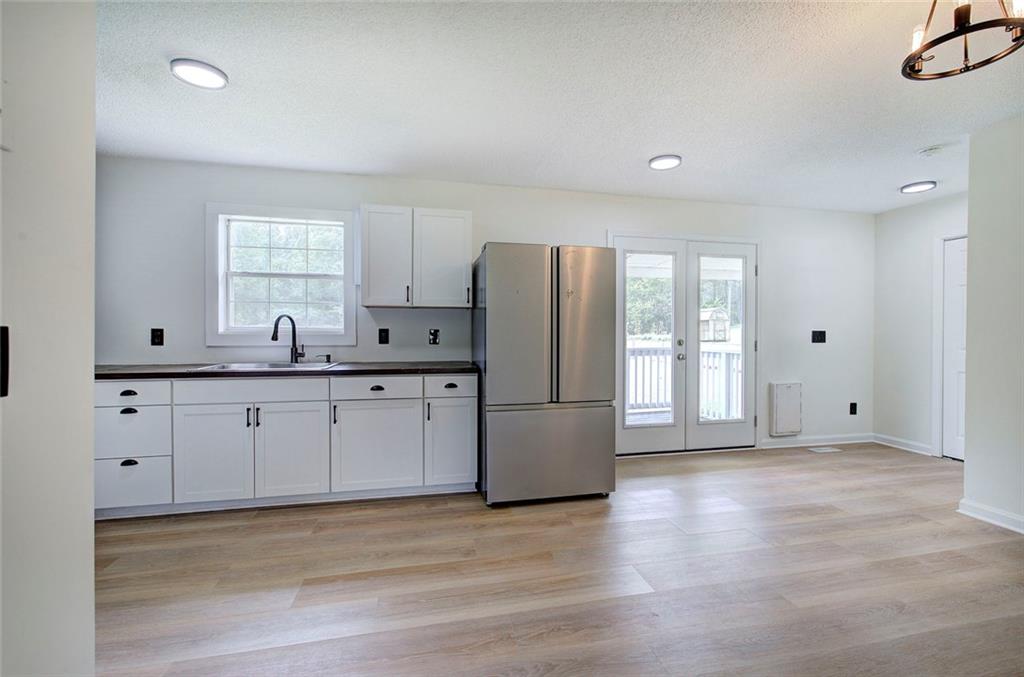 7097 Fairmount Highway Se Property Photo 5