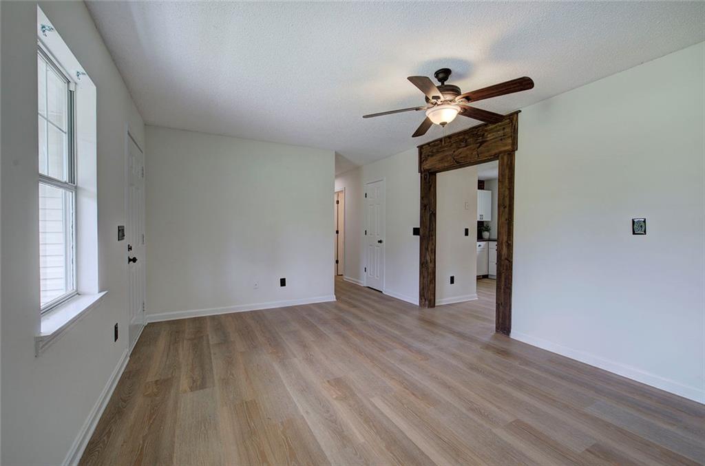 7097 Fairmount Highway Se Property Photo 8