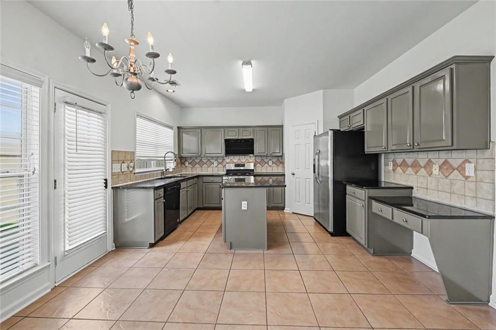 8330 Grenadier Trail Property Photo 10