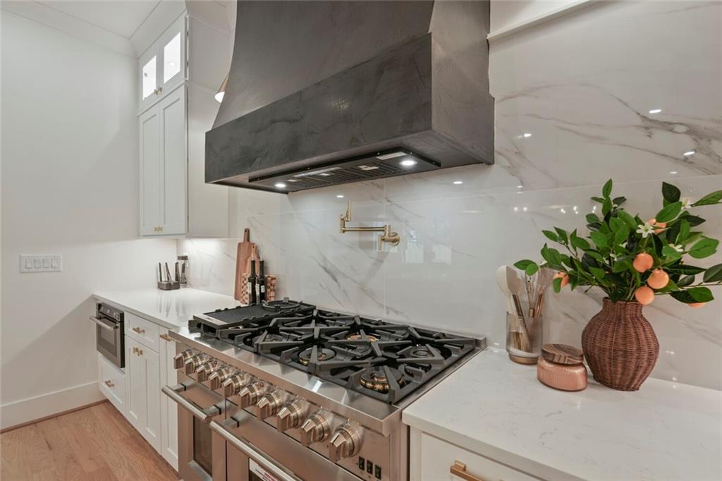 942 Cooper Road Property Photo 13