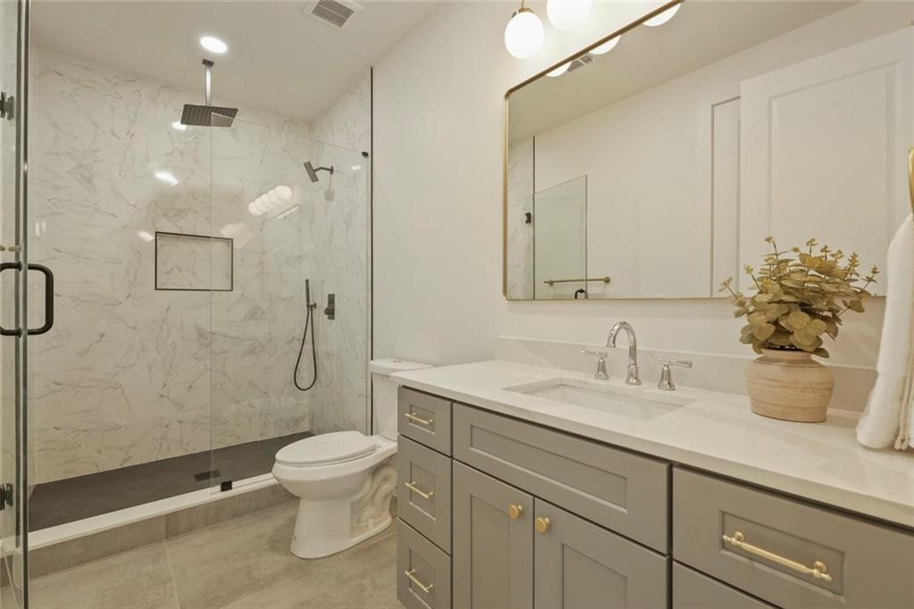 942 Cooper Road Property Photo 32