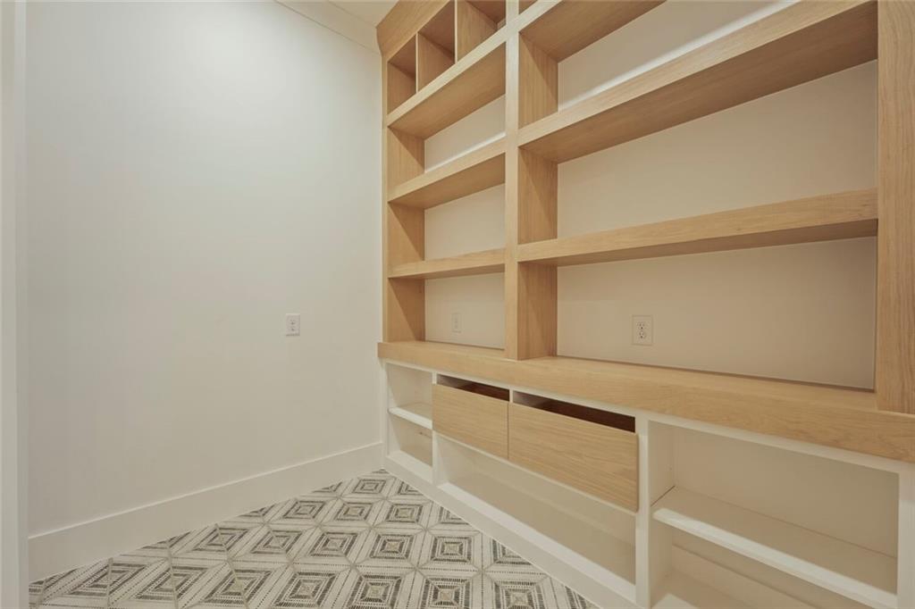 942 Cooper Road Property Photo 33