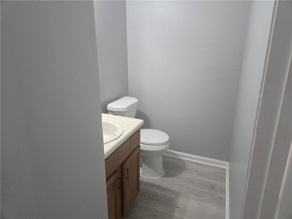 7233 Crestside Drive Property Photo 5