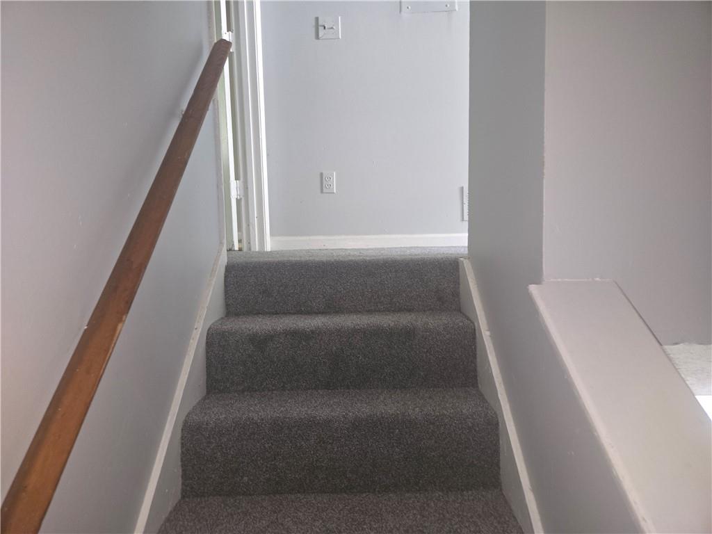 7233 Crestside Drive Property Photo 8