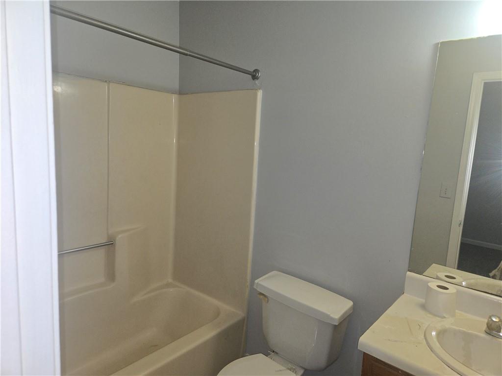 7233 Crestside Drive Property Photo 10