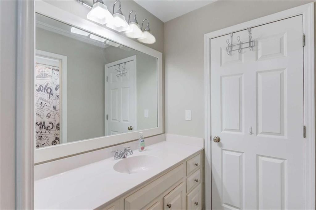 6188 Golden Maple Court Property Photo 34