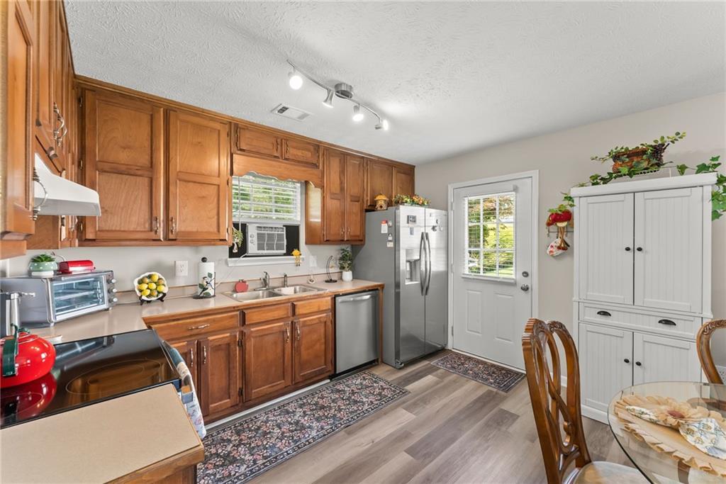 2560 Fairlane Drive Property Photo 20