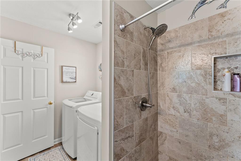 2560 Fairlane Drive Property Photo 29