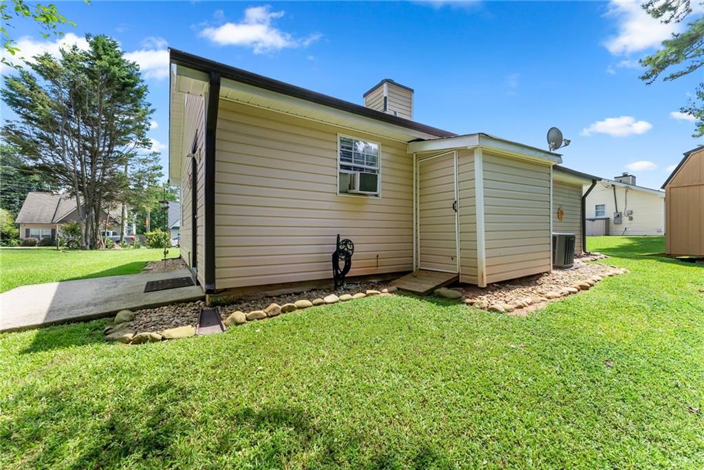 2560 Fairlane Drive Property Photo 39